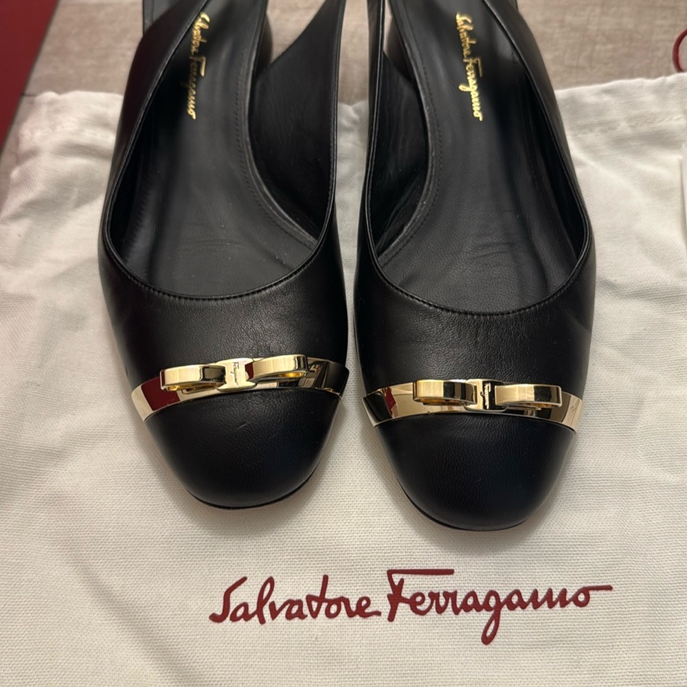Salvatore Ferragamo black leather slingback flats size 8B with bag and box
